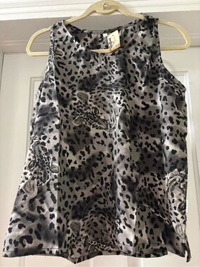 MeJane Women’s Leopard Sleeveless Blouse Size Large NWT